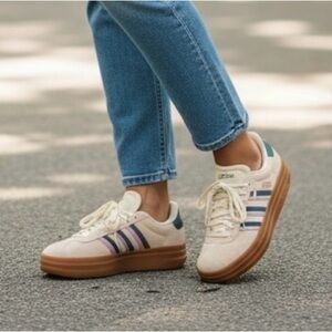 New in box! Adidas VL Court Bold Women Beige Suede Platform Sneakers Size 9.5
